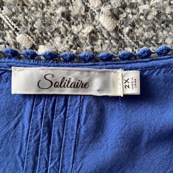 Solitaire half button-up Blouse - Picture 8 of 9
